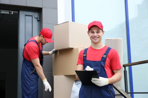 Moving boxes and packing materials for homes in Morden